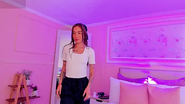 scarlet castro online show from 2, 3, 2026