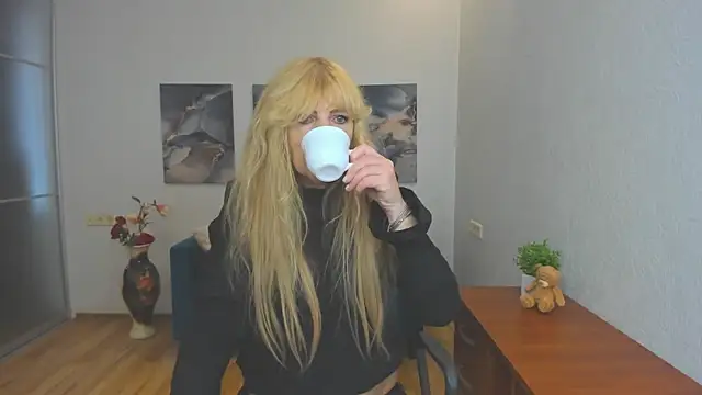 Snapshot of Anna_Diax chatting on 4, 6, 2026 Anna Diax online show from 4, 6, 2026
