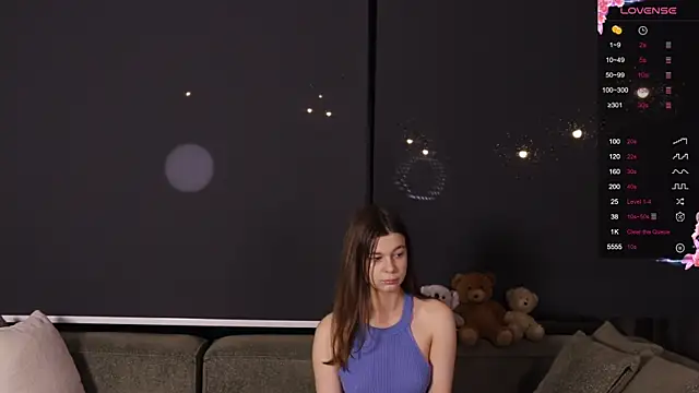 Snapshot of AnnaSiren chatting on 18, 12, 2024 AnnaSiren online show from 18, 12, 2024