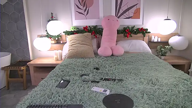 AshleyDouglas online show from 25, 12, 2024