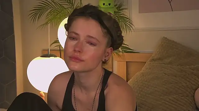 AshleyDouglas online show from 25, 1, 2025