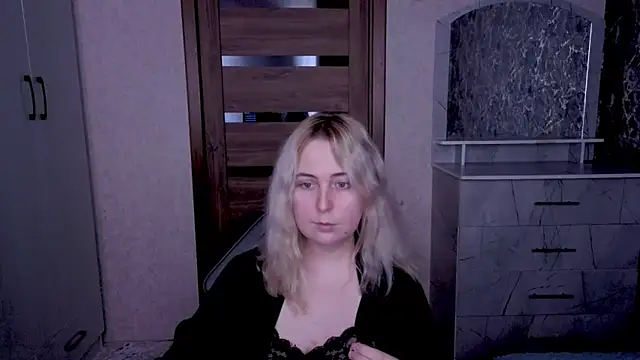 Snapshot of Kristy-Max chatting on 28, 4, 2026 Kristy-Max online show from 28, 4, 2026