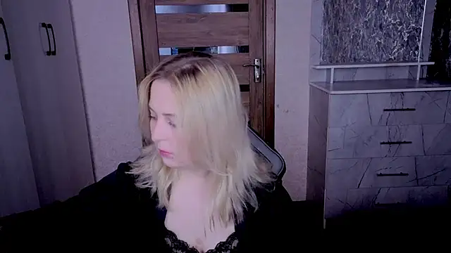 Snapshot of Kristy-Max chatting on 23, 5, 2026 Kristy-Max online show from 23, 5, 2026