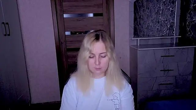 Snapshot of Kristy-Max chatting on 30, 5, 2026 Kristy-Max online show from 30, 5, 2026