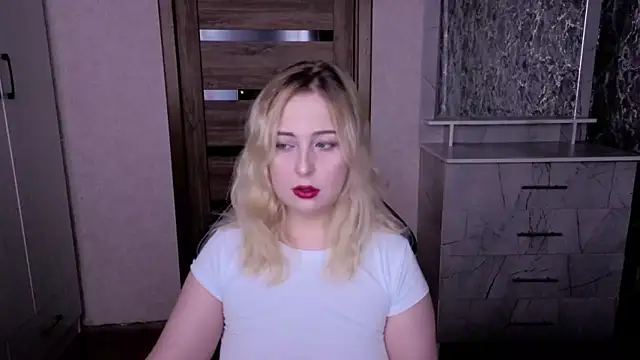 Snapshot of Kristy-Max chatting on 16, 6, 2026 Kristy-Max online show from 16, 6, 2026