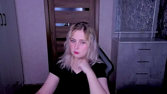 Snapshot of Kristy-Max chatting on 22, 6, 2026 Kristy-Max online show from 22, 6, 2026