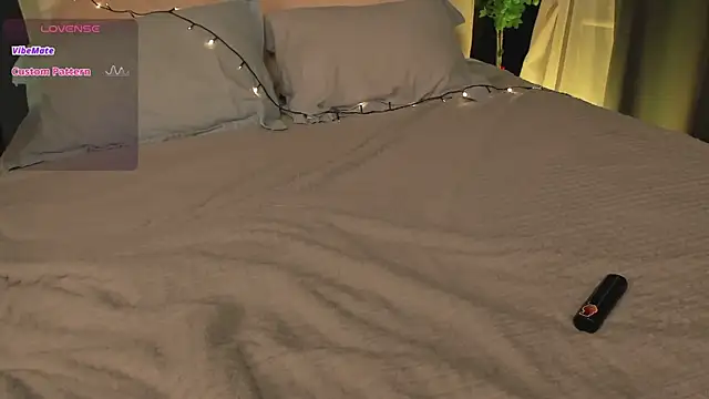 SunnyRisha online show from 4, 3, 2025