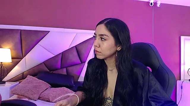 Snapshot of KarolandMichel chatting on 29, 12, 2024 KarolandMichel online show from 29, 12, 2024