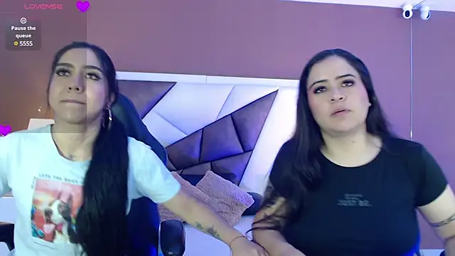 Snapshot of KarolandMichel chatting on 15, 1, 2025 KarolandMichel online show from 15, 1, 2025