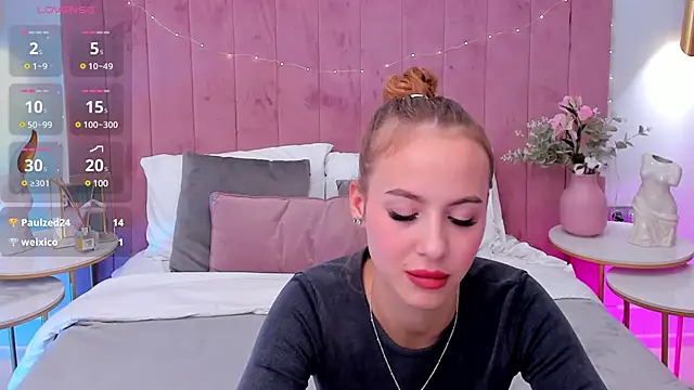 Snapshot of CherieDane chatting on 4, 3, 2025 CherieDane online show from 4, 3, 2025