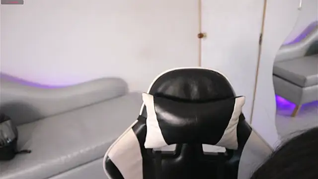 ashleyvalirya online show from 6, 4, 2026