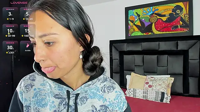 Snapshot of tatiana_valencia chatting on 5, 2, 2025 tatiana valencia online show from 5, 2, 2025