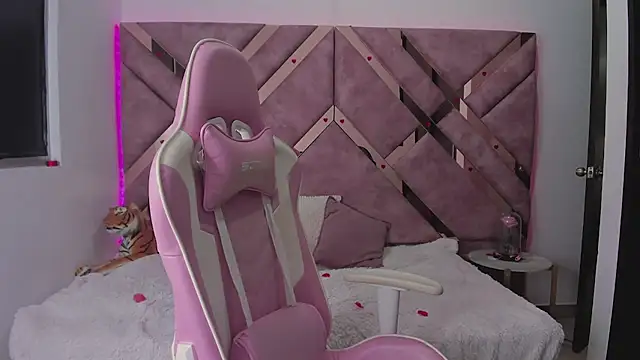 Snapshot of saori_9b chatting on 18, 2, 2026 saori 9b online show from 18, 2, 2026