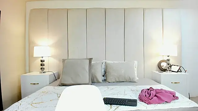 Snapshot of lyzzi_smith01 chatting on 25, 2, 2025 lyzzi smith01 online show from 25, 2, 2025