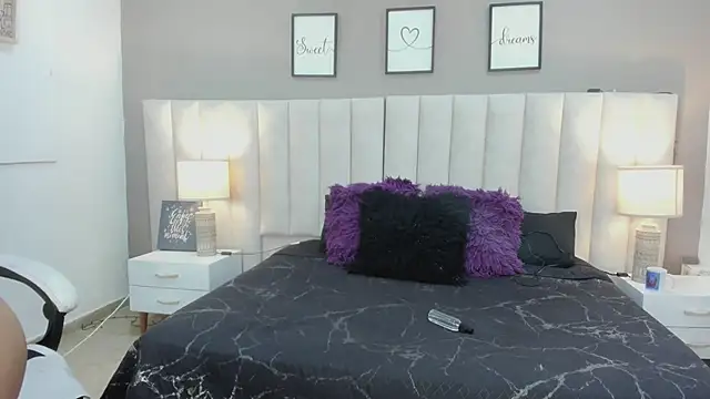 Snapshot of lyzzi_smith01 chatting on 14, 3, 2025 lyzzi smith01 online show from 14, 3, 2025