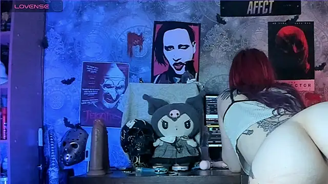 Snapshot of KuromiRacer_ chatting on 8, 9, 2025 KuromiRacer online show from 8, 9, 2025