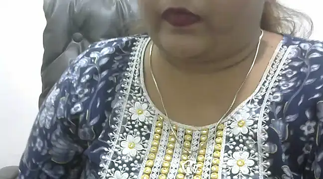 Snapshot of yours_jassi chatting on 2, 2, 2025 yours jassi online show from 2, 2, 2025