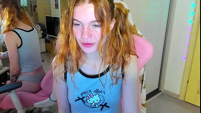 Snapshot of Sunny_Elly chatting on 7, 10, 2025 Sunny Elly online show from 7, 10, 2025