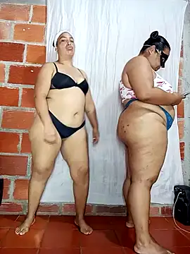 Snapshot of Lucky-hot-girls chatting on 6, 1, 2025 Lucky-hot-girls online show from 6, 1, 2025