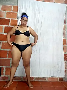 Snapshot of Lucky-hot-girls chatting on 11, 1, 2025 Lucky-hot-girls online show from 11, 1, 2025