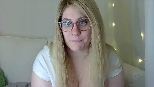 Snapshot of miramore chatting on 3, 12, 2024 miramore online show from 3, 12, 2024