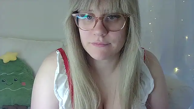 Snapshot of miramore chatting on 8, 12, 2024 miramore online show from 8, 12, 2024