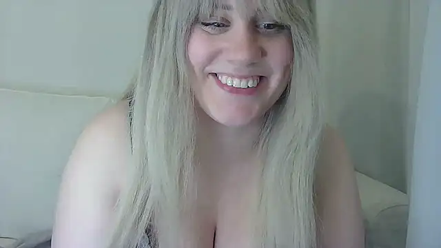 Snapshot of miramore chatting on 2, 2, 2025 miramore online show from 2, 2, 2025