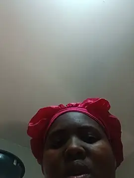Snapshot of queenxdede chatting on 9, 6, 2026 queenxdede online show from 9, 6, 2026