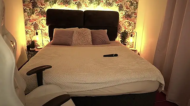 Alice Arwen online show from 1, 3, 2025