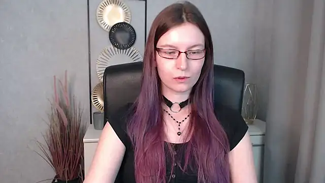 emmaxDelight online show from 9, 12, 2024