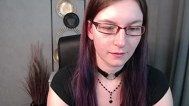 emmaxDelight online show from 9, 12, 2024