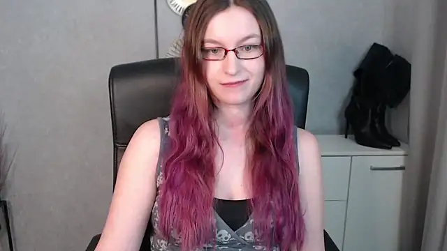 emmaxDelight online show from 5, 2, 2025