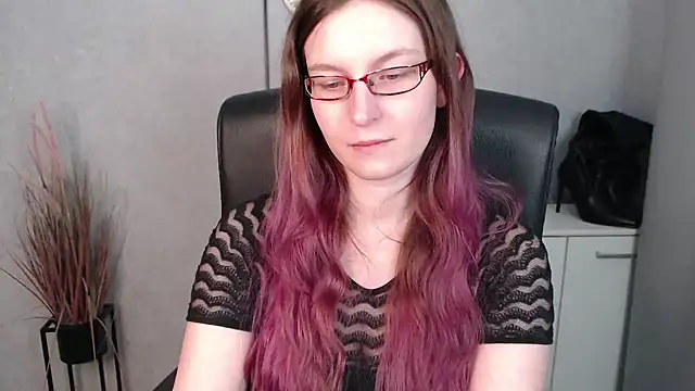 emmaxDelight online show from 13, 2, 2025