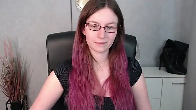 emmaxDelight online show from 14, 2, 2025