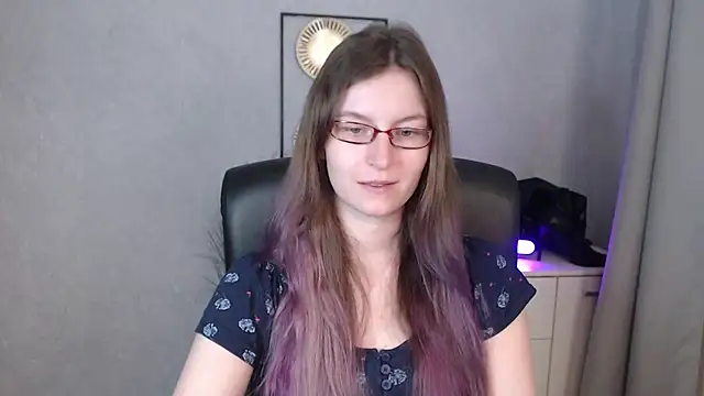 emmaxDelight online show from 15, 9, 2025