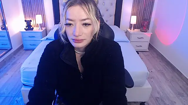 zoe jones13 online show from 27, 9, 2025