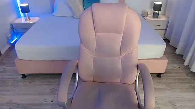 zoe jones13 online show from 13, 1, 2026