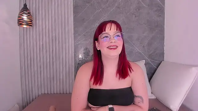 Snapshot of ArielSexHot chatting on 4, 12, 2025 ArielSexHot online show from 4, 12, 2025