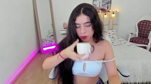 zoe turnner 18 online show from 13, 1, 2025