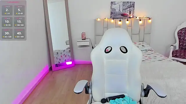 zoe turnner 18 online show from 6, 3, 2025