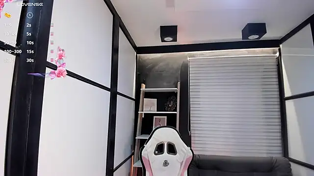 lilithTeen1  online show from 30, 1, 2025