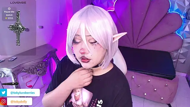 toky doll online show from 13, 10, 2025