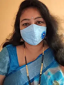 neelu-hoty online show from 3, 3, 2025