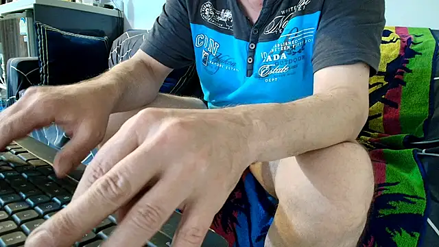 Snapshot of bi_boy_skype chatting on 21, 5, 2026 bi boy skype online show from 21, 5, 2026