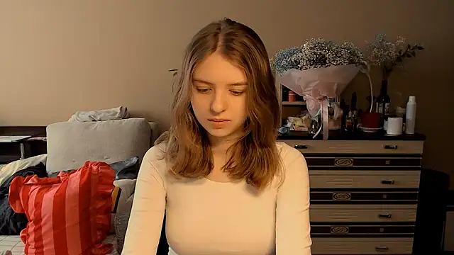 Snapshot of Emi1y_Angel11 chatting on 15, 2, 2026 Emi1y Angel11 online show from 15, 2, 2026