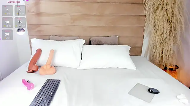 IsabellaJonns online show from 10, 12, 2024