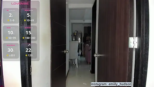 emily huddson  online show from 11, 10, 2025