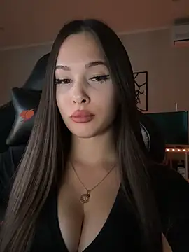 Snapshot of EricaWalls chatting on 11, 9, 2025 EricaWalls online show from 11, 9, 2025