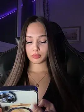 Snapshot of EricaWalls chatting on 5, 10, 2025 EricaWalls online show from 5, 10, 2025