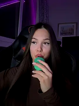 Snapshot of EricaWalls chatting on 8, 11, 2025 EricaWalls online show from 8, 11, 2025